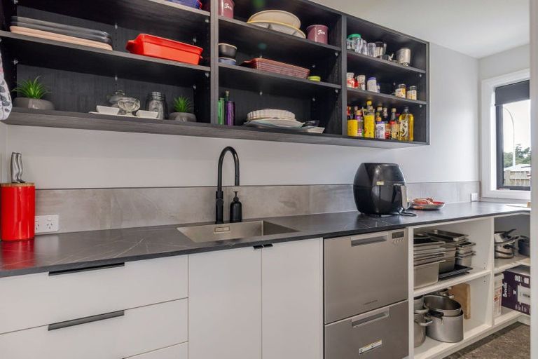 Photo of property in 77 Freedom Drive, Kelvin Grove, Palmerston North, 4414