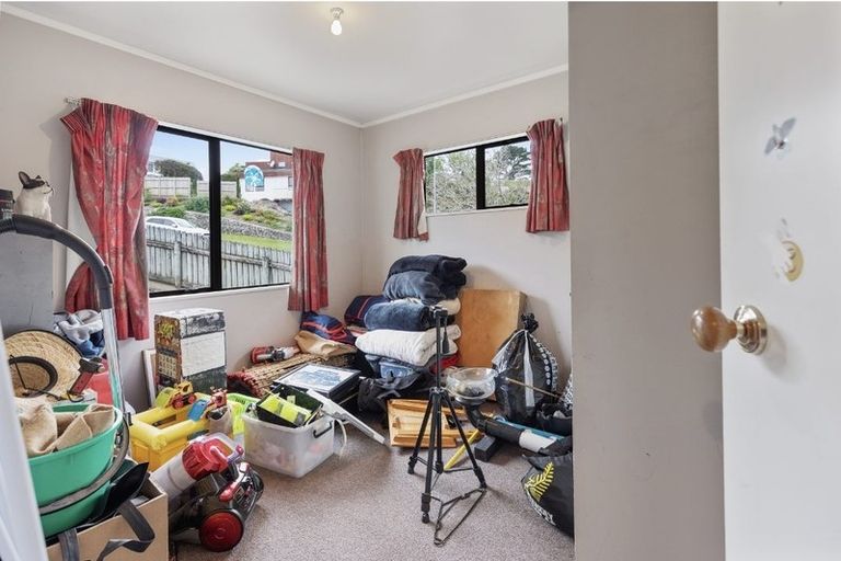 Photo of property in 2 Leander Road, Bayswater, Auckland, 0622