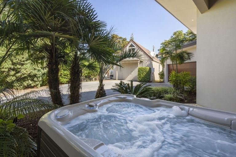 Photo of property in 10 Paine Brown Way, Russell, 0272