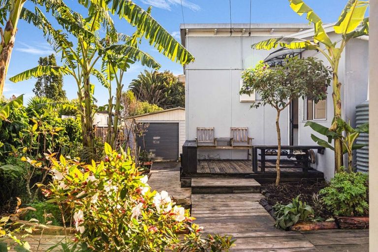 Photo of property in 1/32 Waterview Road East, Papakura, 2112