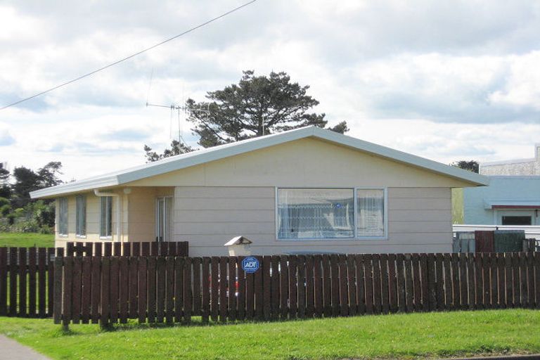 Photo of property in 23a Titoki Street, Castlecliff, Wanganui, 4501