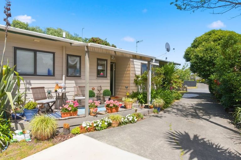 Photo of property in 5 Dennis Taylor Court, Paraparaumu, 5032