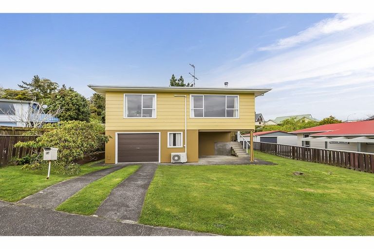 Photo of property in 64 Huanui Street, Ranui, Porirua, 5024