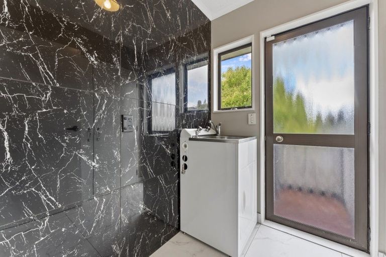 Photo of property in 2 Puketiro Drive, Feilding, 4702