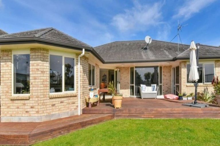 Photo of property in 9 Brechin Place, Wattle Downs, Auckland, 2103