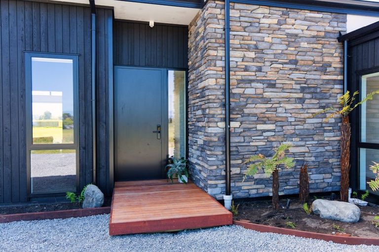 Photo of property in 23 Te Ao Wharepapa Lane, Peketa, 7373