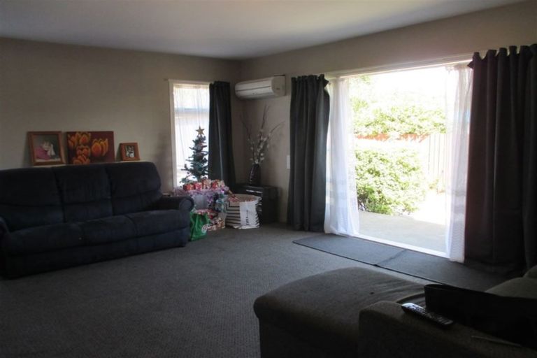 Photo of property in 6 Wimborne Crescent, Aranui, Christchurch, 8061