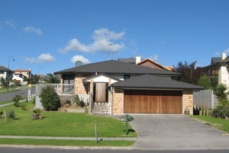 Photo of property in 119 Charles Prevost Drive, The Gardens, Auckland, 2105