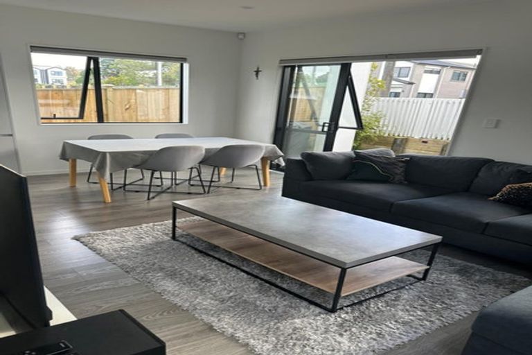 Photo of property in 20/12 Arney Road, Ranui, Auckland, 0612