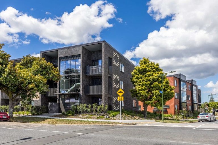 Photo of property in 2/12 Stackhouse Avenue, Bishopdale, Christchurch, 8053