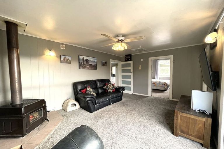 Photo of property in 1 Allan Street, Waiwera South, Clinton, 9584