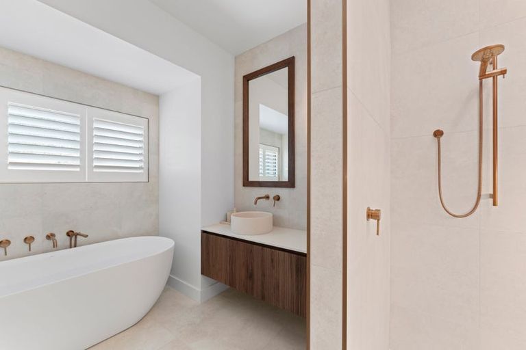 Photo of property in 11 Sparrowhawk Way, Kinloch, Taupo, 3377