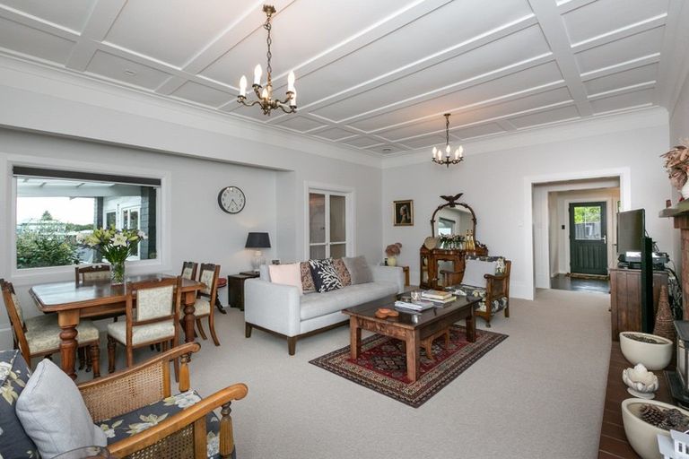 Photo of property in 34 Fitzroy Road, Bluff Hill, Napier, 4110