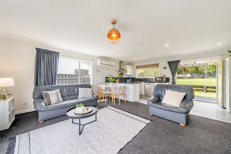 Photo of property in 7 Oaklands Grove, Clouston Park, Upper Hutt, 5018