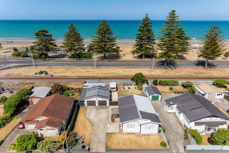 Photo of property in 6 Te Awa Avenue, Te Awa, Napier, 4110
