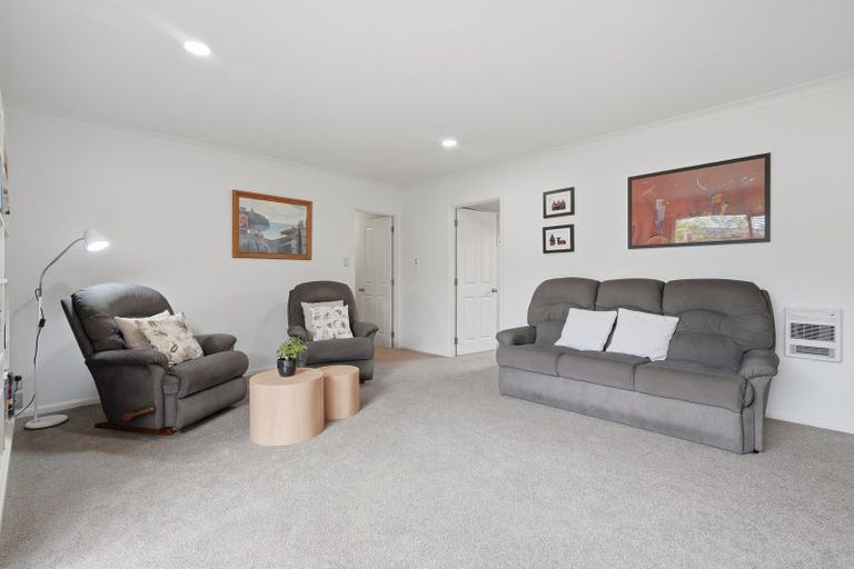 Photo of property in 50 Coolspring Way, Redwood, Christchurch, 8051