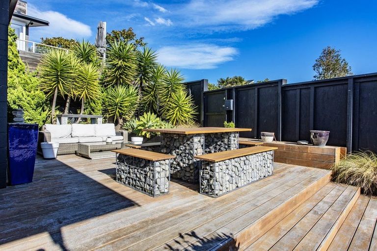 Photo of property in 65 Cannon Hill Crescent, Mount Pleasant, Christchurch, 8081