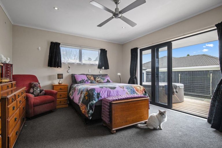 Photo of property in 48 Sandspit Road, Waiuku, 2123