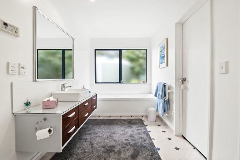 Photo of property in 43 Highland Road, Brighton, 9091