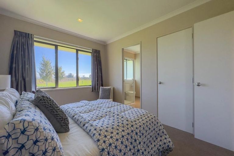 Photo of property in 11 Stembridge Road, Ngatea, 3503