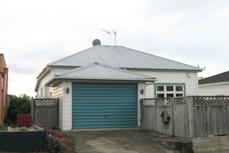 Photo of property in 18 Simla Terrace, Hospital Hill, Napier, 4110
