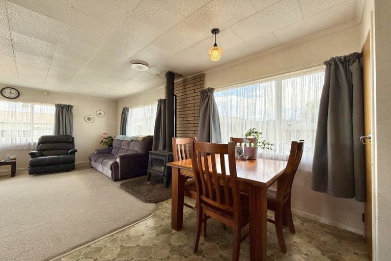 Photo of property in 12 Wairoa Place, Tokoroa, 3420