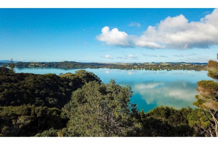 Photo of property in 15 Bush Point Road, Kerikeri, 0294