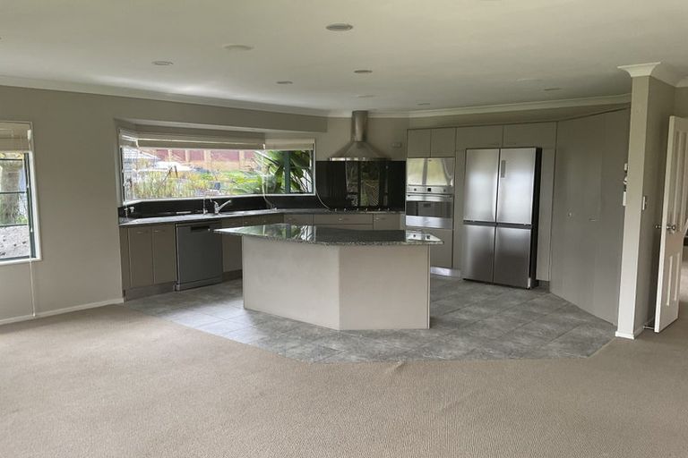 Photo of property in 12 The Mews, Shamrock Park, Auckland, 2016