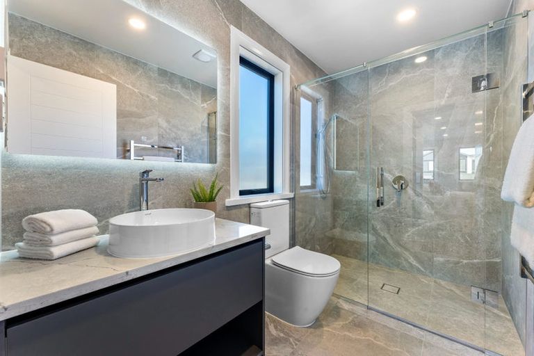 Photo of property in 5 Kotuitui Drive, Wainui, 0992