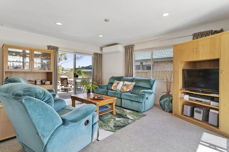 Photo of property in 35 Romana Crescent, Papamoa Beach, Papamoa, 3118