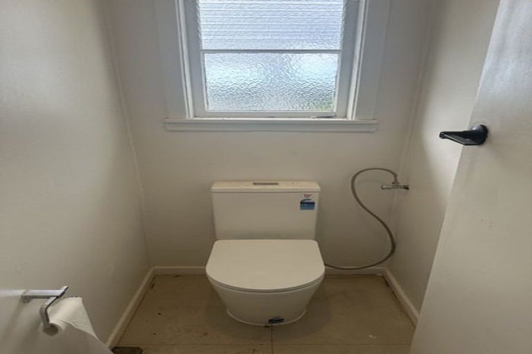 Photo of property in 479 Waitakere Road, Taupaki, Henderson, 0782