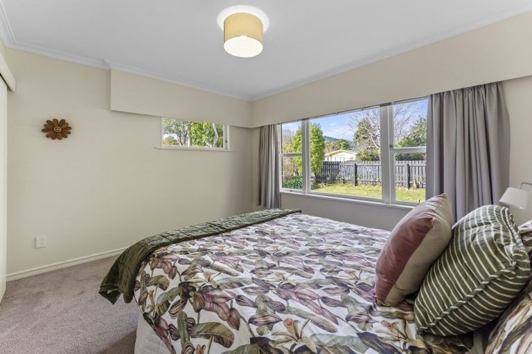 Photo of property in 26 Walton Avenue, Waikanae, 5036