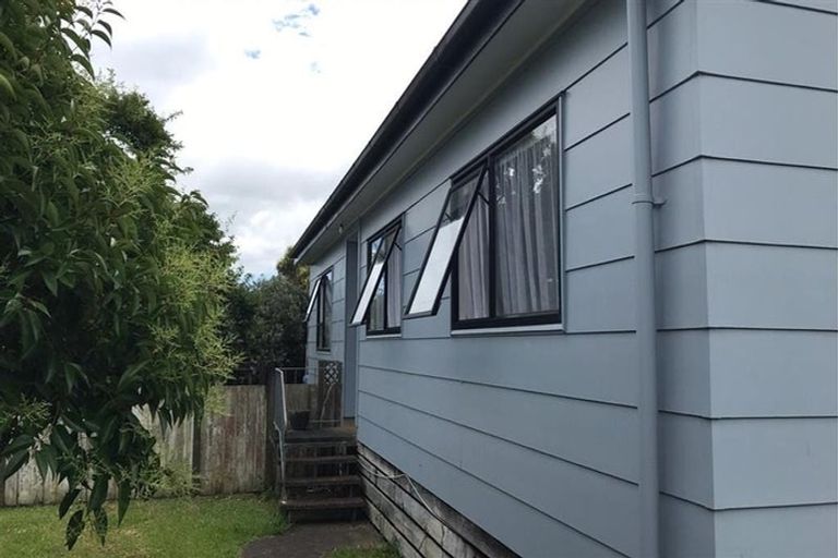 Photo of property in 12 Riverton Drive, Randwick Park, Auckland, 2105