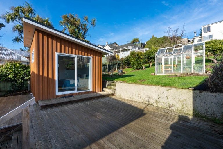 Photo of property in 84 Hazelhurst Pass, Caversham, Dunedin, 9012