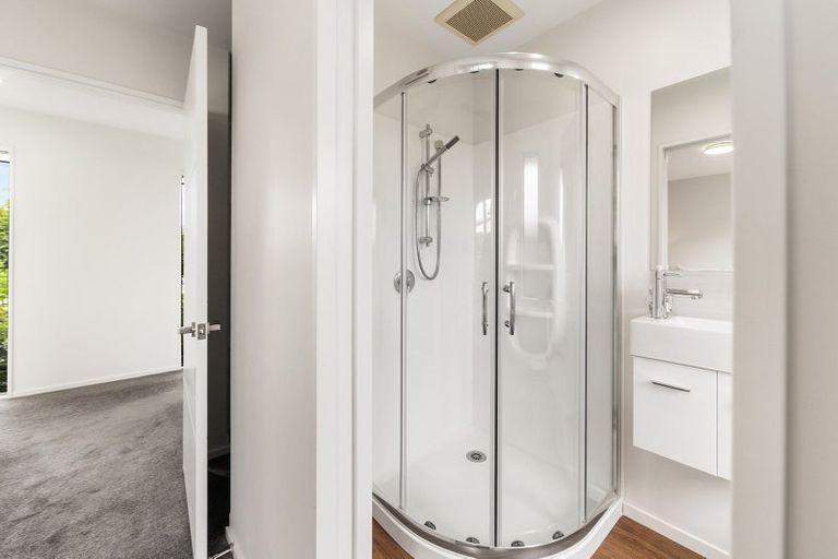 Photo of property in 16 Warhorse Gate, Halswell, Christchurch, 8025