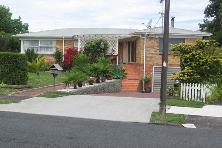 Photo of property in 32 Alton Terrace, Pakuranga Heights, Auckland, 2010