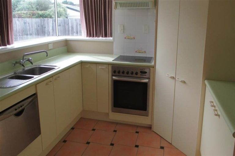 Photo of property in 3 Pyatt Place, Redwood, Christchurch, 8051