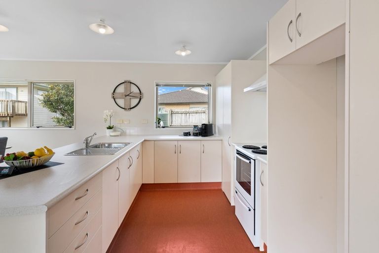 Photo of property in 256 Royal Road, Massey, Auckland, 0614
