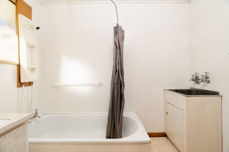 Photo of property in 4 Elwyn Crescent, Green Island, Dunedin, 9018