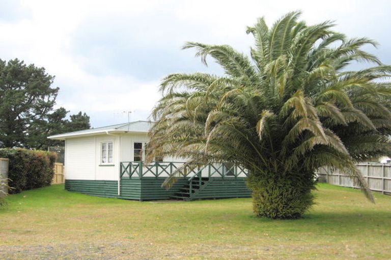 Photo of property in 142 Kiwi Road, Whangamata, 3620