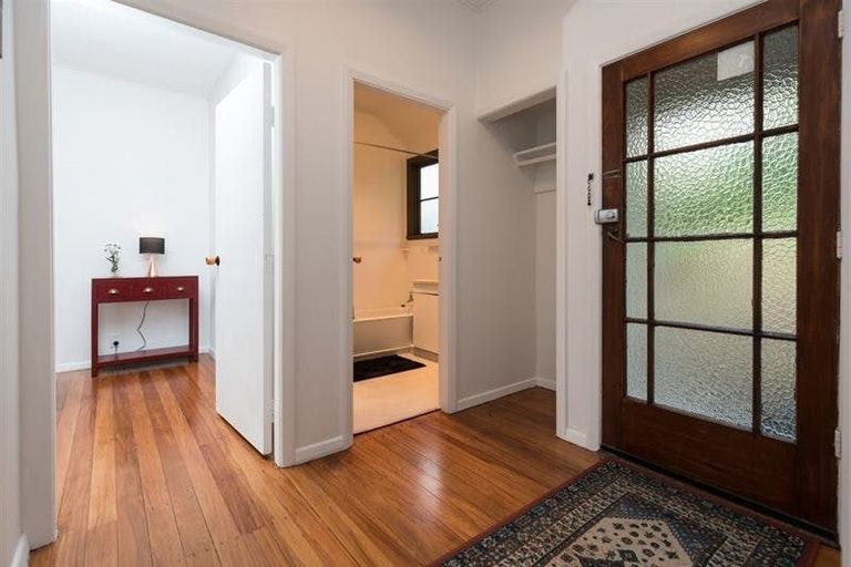 Photo of property in 29 Sidlaw Street, Strathmore Park, Wellington, 6022