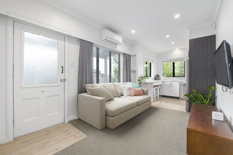 Photo of property in 1/2 Moana Street, Frankton, Hamilton, 3204