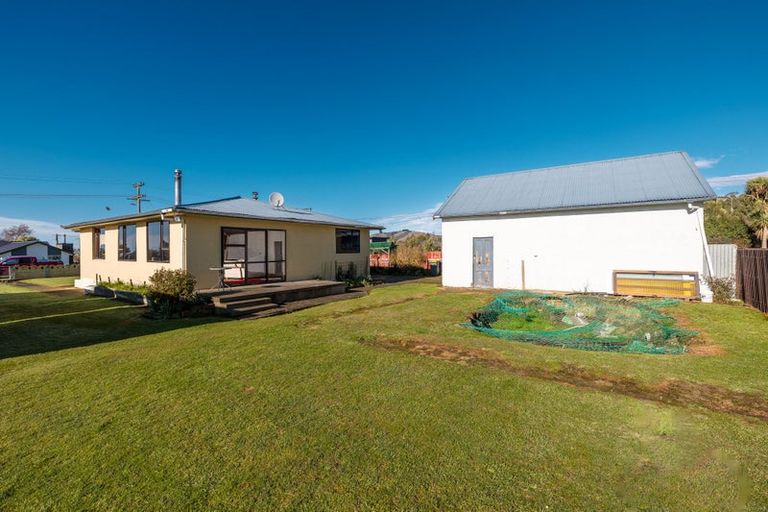Photo of property in 15 Victoria Street, Waimate, 7924