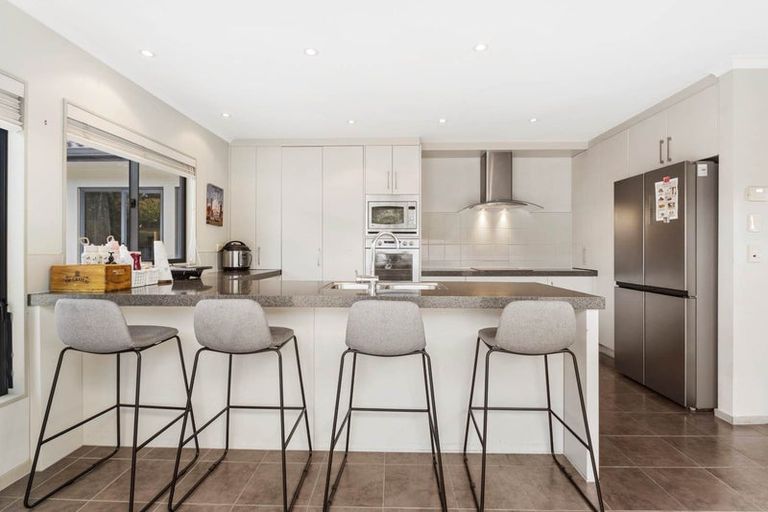 Photo of property in 2 Baverton Drive, Flat Bush, Auckland, 2016