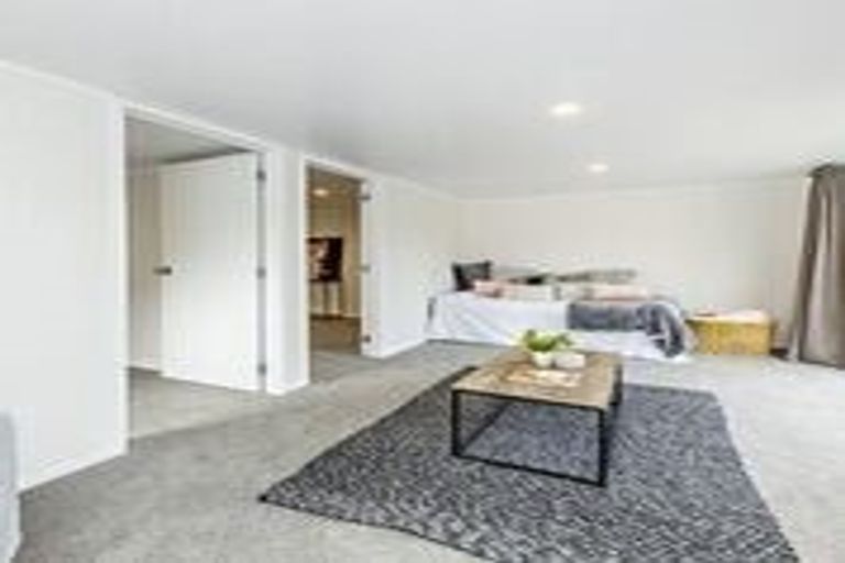 Photo of property in 14 Chantal Place, Red Hill, Papakura, 2110