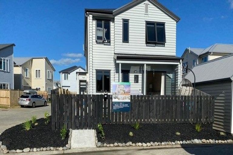 Photo of property in 18 Warbler Crescent, Papakura, 2110