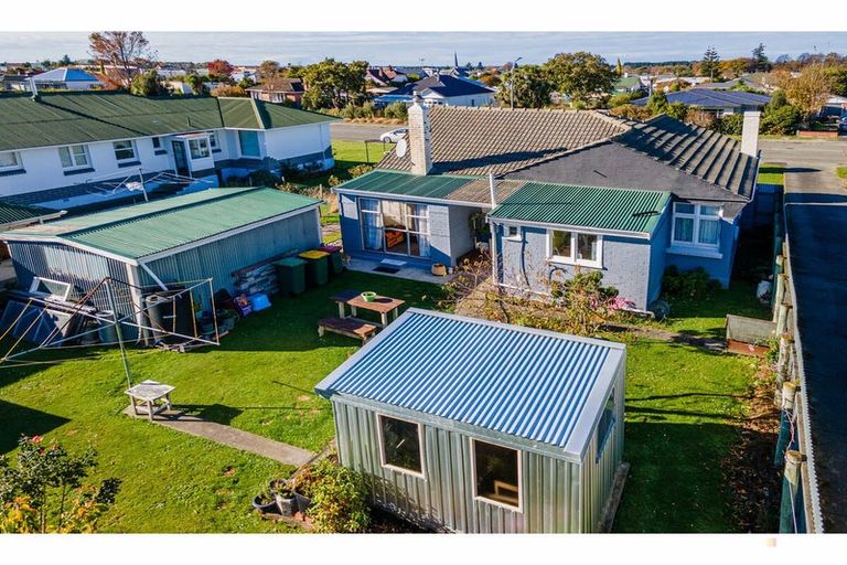 Photo of property in 56 Rhodes Street, Waimate, 7924