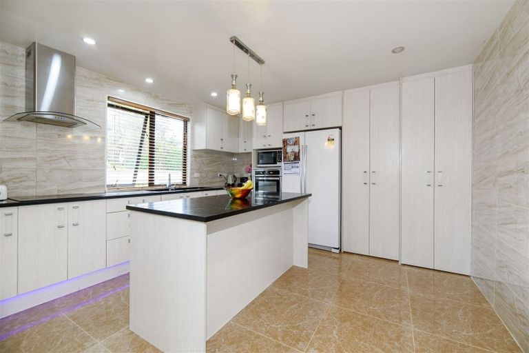 Photo of property in 29 Waari Avenue, Sunnyvale, Auckland, 0612