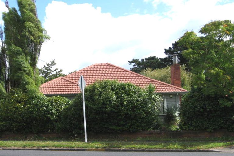 Photo of property in 1/33 Titirangi Road, New Lynn, Auckland, 0600