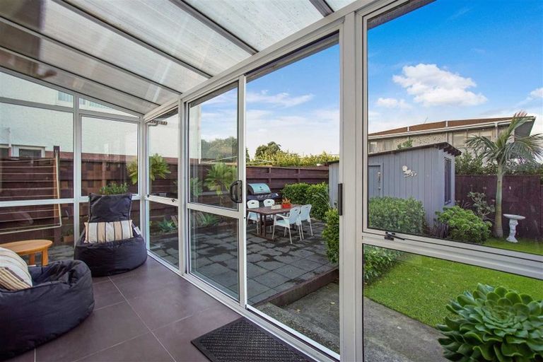Photo of property in 65 Forrest Hill Road, Milford, Auckland, 0620